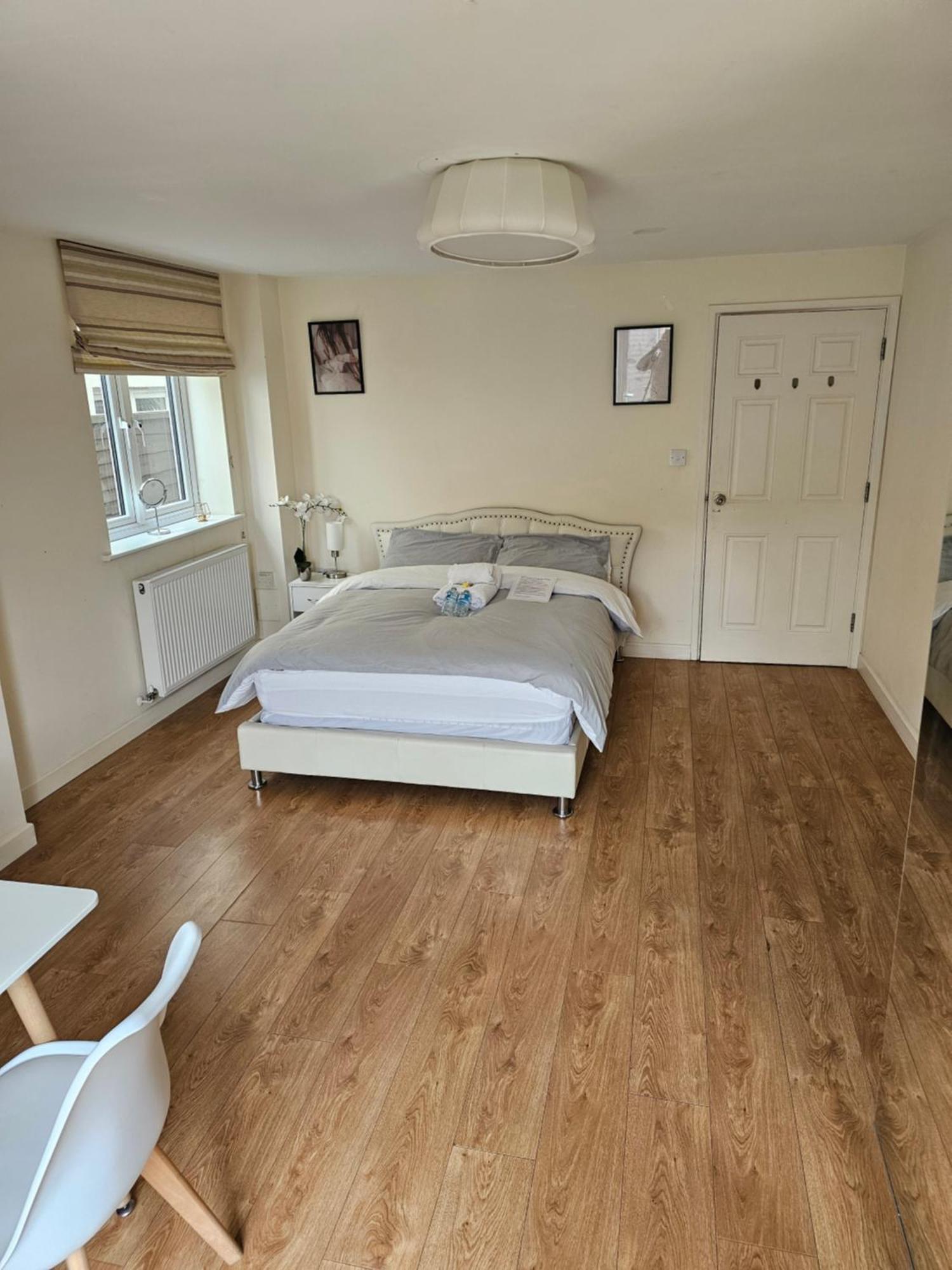 Extra Large Bedroom Dartford Zewnętrze zdjęcie